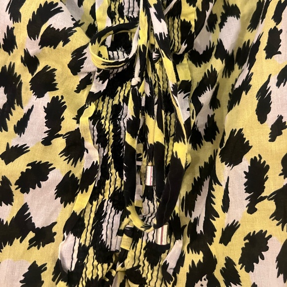Preowned Diane Von Furstenberg animal print romper. Size S. - Picture 4 of 6